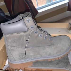 Gray timberlands